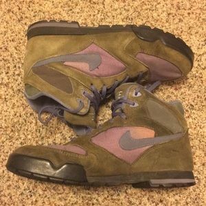 Vintage Nike Caldera Hiking Shoe
